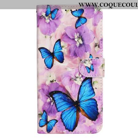 Housse iPhone 16 Plus Papillons et Fleurs Pourpres à Lanière